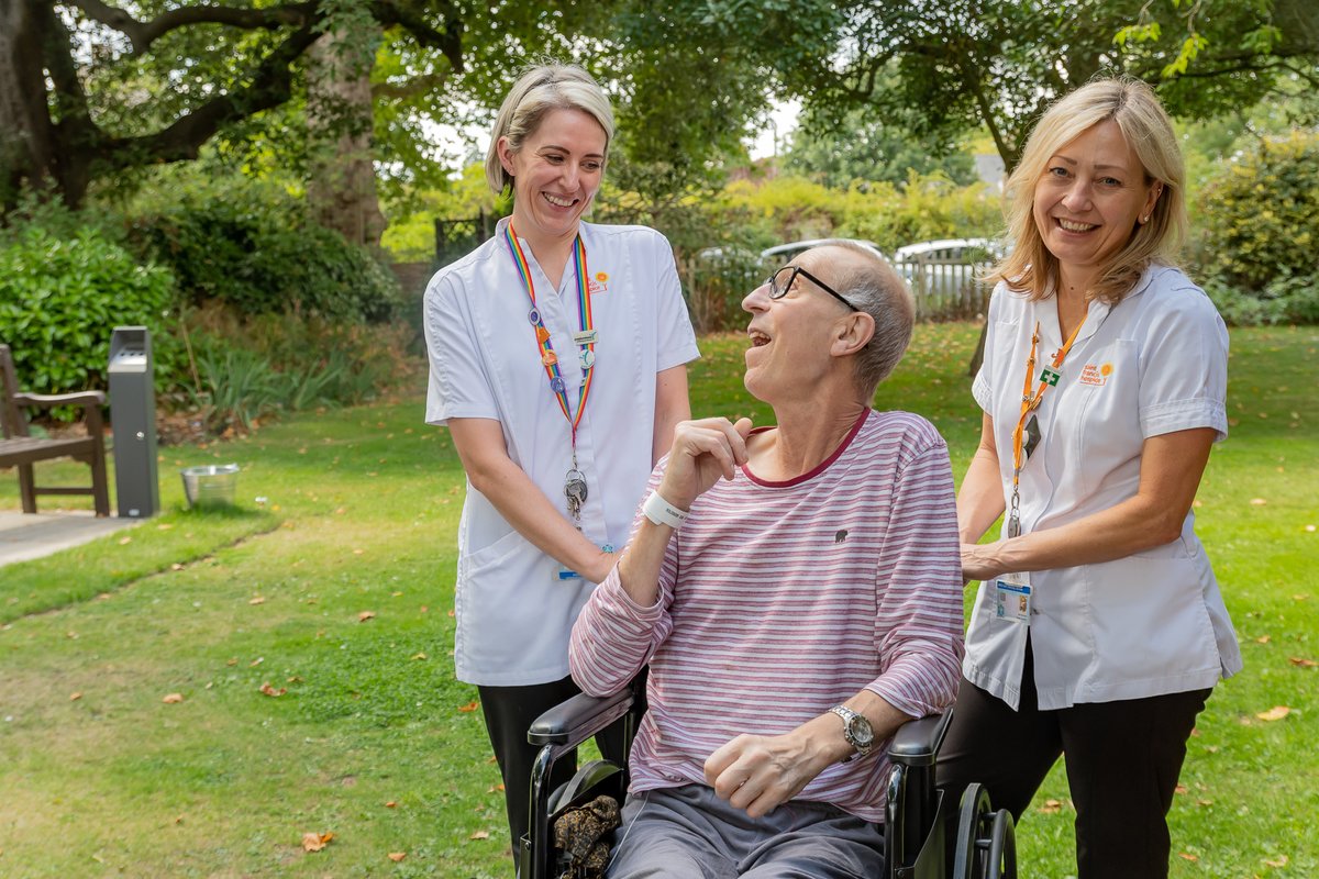 SFHUK's tweet image. New year, new job?💼

We have a number of roles available, from medical roles, to fundraising and in our shops!

Working for the Hospice is truly rewarding and you will be proud of the difference you make to the lives of our patients.

Apply: sfh.org.uk/jobs

#WorkForUs