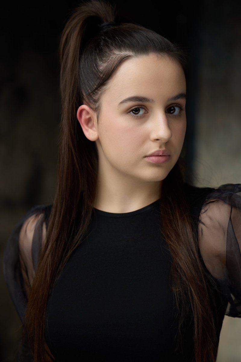 Love this slicked back looks in Maria’s @maria.anastasiades new #headshot collection (Swipe for more looks). She is studying at The Brit School @thebritschool and represented by @brownandmills great things ahead for this young #actor | #actorheadshots #headshotphotographer