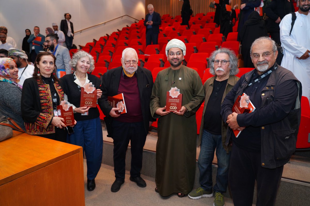 أدرت الجلسة الثانية بعنوان الهوية والعمارة ضمن فعاليات الدورة العاشرة لجوائز تميّز للعمارة بمسقط-استضافة جمعية المهندسين العمانية ومشاركة عمالقة العمارة د.راسم بدران والمؤرخ د.خالد السلطاني والبروفسورة جالا المخزومي والمعمار معاذ الآلوسي والمهندسة نادية حبش والتشكيلي ضياء العزاوي