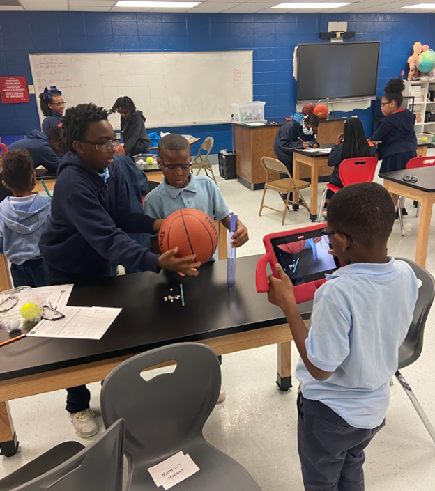 JessicaEllzey01's tweet photo. 4th grade scientists at @craighead_lions investigated energy transfer with @STEMscopes. Videoing their tests in slow motion really showed them how energy flowed. They loved it! @TraceyLHunter2 @DrMelodyTucker @hoolie1julie @MobilePublicSch #mcpssmomentofscience https://t.co/pGYE3xDZTK