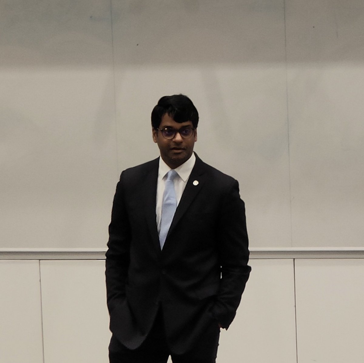 SistersIn_SC's tweet photo. Great to meet the U.S. Consul General Paul Narain today at @QUBelfast. He shared his career pathway to date with all the @SistersIN_HQ Pupils. He highlighted the importance of empowering women in the workplace. He also spoke about the importance of valuing the people around you. https://t.co/u3XfiJ3qGy