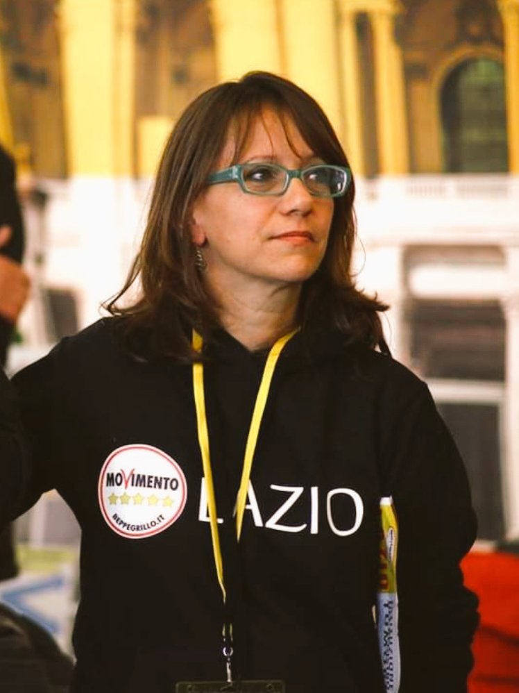 SilvanaDenicolo's tweet photo. Ciao, in questo video vi racconto il mio impegno nelle Istituzioni col #M5S ed i motivi che mi spingono a candidarmi, a fianco di Donatella #Bianchi, per portare in Regione #Lazio l'#unarianuova di cui c'è davvero bisogno!

⬇️⬇️⬇️⬇️⬇️
https://t.co/X36OhmFvah
⭐️⭐️⭐️⭐️⭐️
#lazio2023 https://t.co/8llPkcP94V