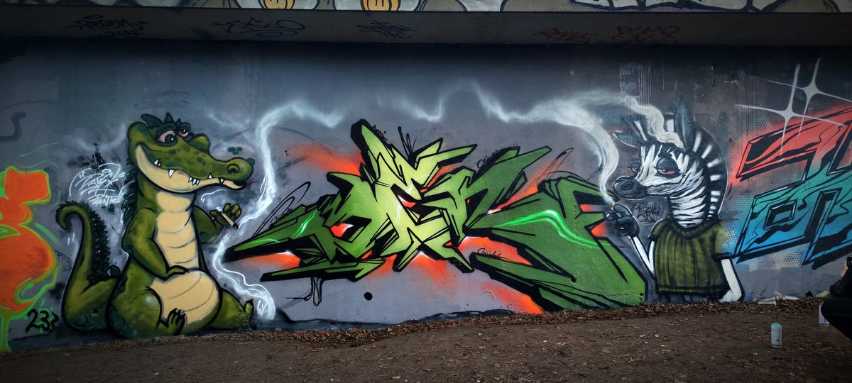 vandali01's tweet photo. First wall this year ๐ช
#graffiti
.
.
.
#graffitilondon #londongraff #graffuk #ukgraff #graffporn #streetart #stockwellgraffiti #crystalpalacegraffiti #londonlife #wallporn #paintjam #graffitiwriter #nft #nftartist https://t.co/v9Aw7dad3A