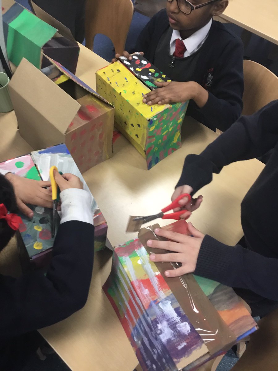 C2Pleasant's tweet photo. 🚗 This week we have enjoyed all the different stages of making our own moving vehicles. We can’t wait to see these fantastic designs come to life. 🚙 @DTPleasantSt @PleasantStPrim #creative #modelcar https://t.co/nBrTfirEg3
