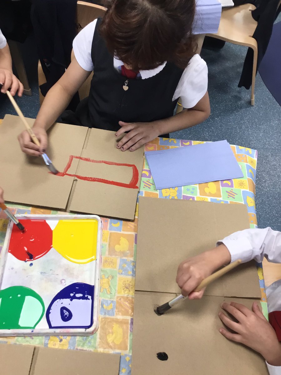 C2Pleasant's tweet photo. 🚗 This week we have enjoyed all the different stages of making our own moving vehicles. We can’t wait to see these fantastic designs come to life. 🚙 @DTPleasantSt @PleasantStPrim #creative #modelcar https://t.co/nBrTfirEg3