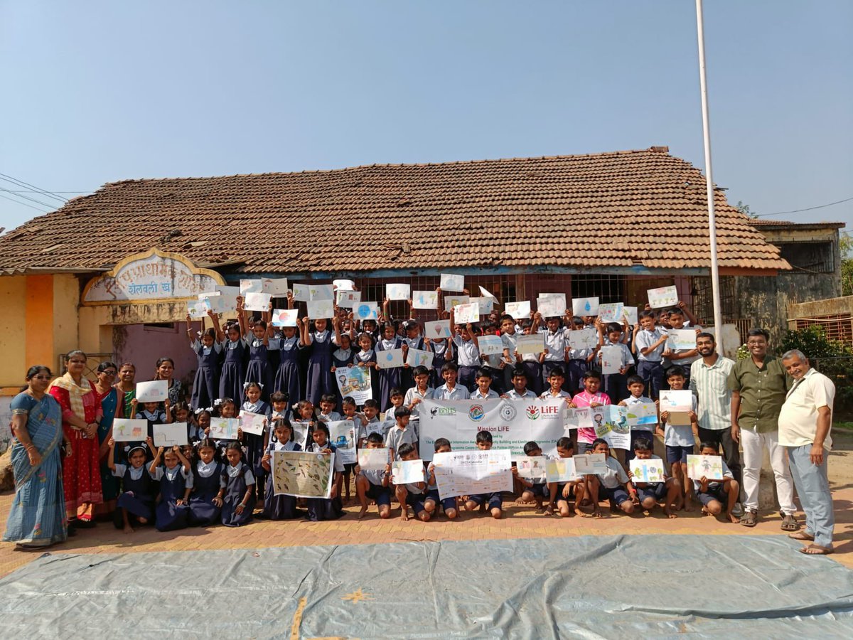 moefcc's tweet photo. The Environmental Information Awareness Capacity Building &amp; Livelihood Programme (EIACP) Programme Centre, Resource Partner (RP) on Avian Ecology at the Bombay Natural History Society (BNHS-EIACP) conducted a session at Shilawli Zila Parishad Primary School, Thane, Maharashtra. https://t.co/jjNxASXsjn