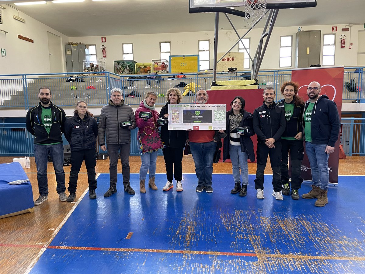 kidssavelivesvr's tweet photo. Kids save lives: imparare come salvare una vita ❤️ #arrestocardiaco #MIStaiACuore Info 👉 https://t.co/Mn1ftgdeX0 Evento sensibilizzazione 19 gennaio 2023 #Secondaria #GalileoGalilei #SassoMarconi #SchoolOfCPR #VirtualReality #KidsSaveLives @bordonpaolo https://t.co/YuJRpq4hzd