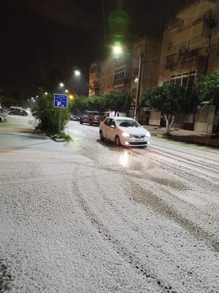 AfricaViewFacts's tweet photo. Snow is back in Algeria 🇩🇿

Photos of snow taken last night and today in different regions of the country. https://t.co/W33jb0ykjz