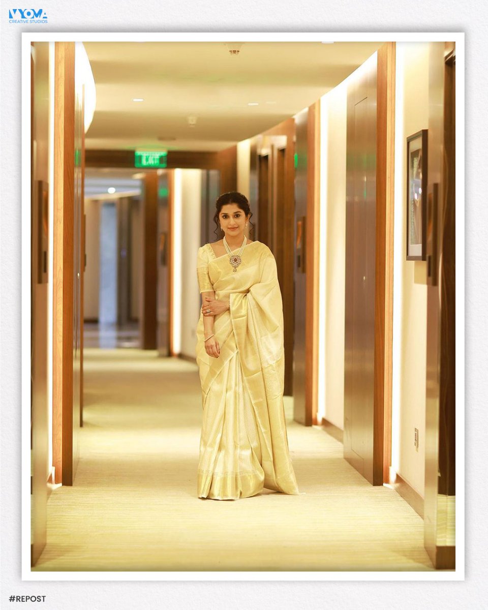 VyomaTweets's tweet photo. From the social gallery of @Meerajasminee
PC: @Arunvaiga (2/2)
#MeeraJasmine #Meera #Jasmime #KannadaActress #Arasu #Bollywood #Tollywood #photography #Trending #TrendingNow #Viral #KannadaFilmIndustry #KFI #VCS #VyomaCreativeStudios #Sandalwood #AdvertisngAgengy #MovieMarketing https://t.co/yIf4Dl29Lg