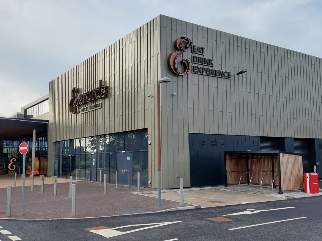 AdvRoofClad's tweet photo. @Everards1849 in Leicester - We supplied &amp; installed @Sotech_  IPC alu panels &amp; Prefa Prefalz, both fixed back to a Eurobond Rainspan 300mm carrier panel. The roof is @CARLISLE_CM_UK Resitrix partial bond to main roof areas and @Axter_Ltd  Wilotekt to the office and plant roofs https://t.co/Aa7QmITERT