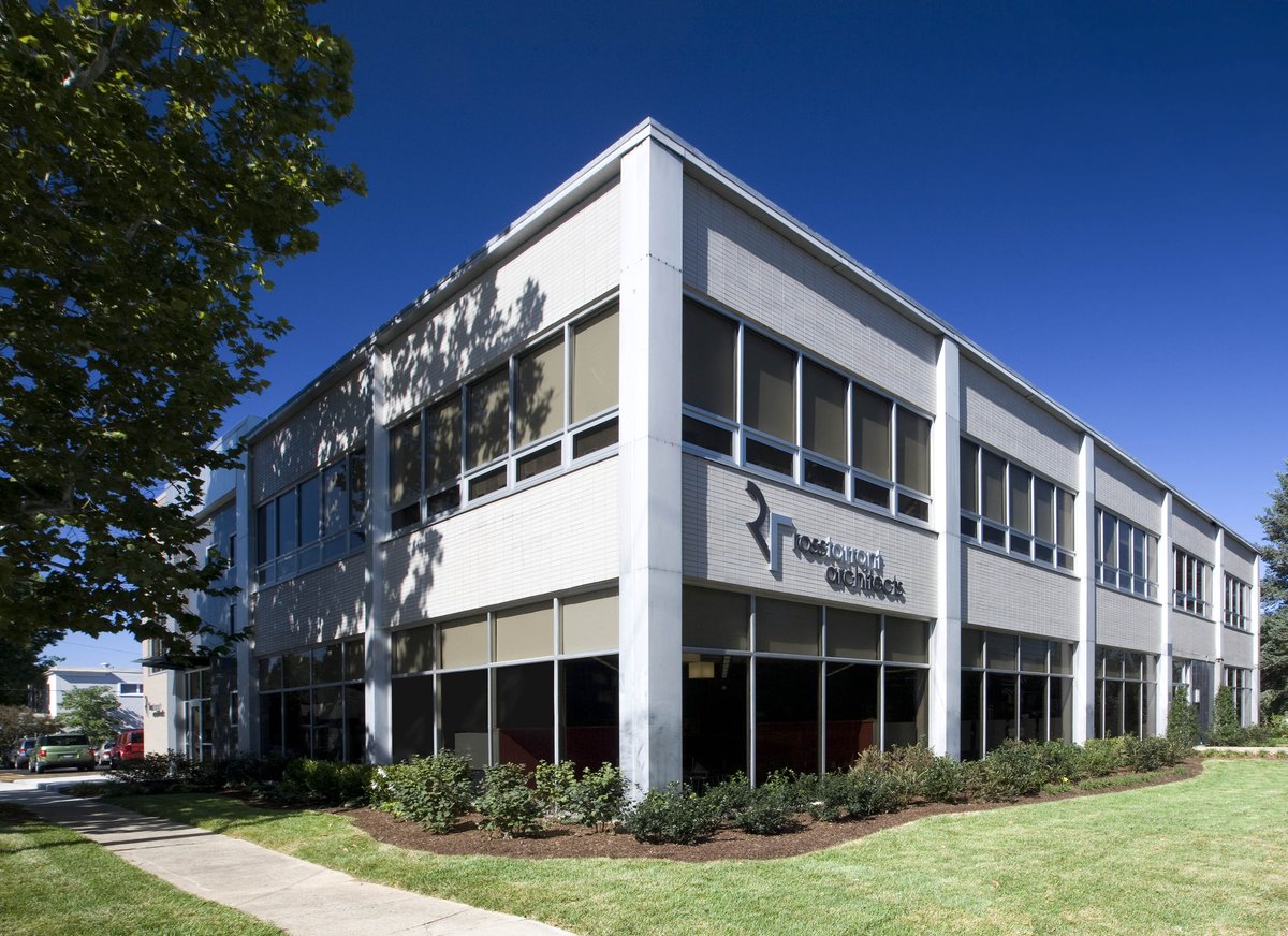 Did you know RossTarrant Architects was the first design firm in Kentucky to earn LEED Gold and an ENERGY STAR for our own office? Check out some of our office’s environmentally responsible features below!
shorturl.at/vHS29
