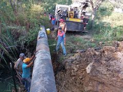 hidrocaribe's tweet photo. Se ejecutan labores de corrección de fuga de agua potable en tubería de 20 pulgada que abastece los municipio Peñalver y Piritu, trabajos mancomunados con @minaguasoficial, @hidrocaribe en sinergia con la Gobernación de estado Anzoátegui y COVINEA. https://t.co/LiKOSGxcf8