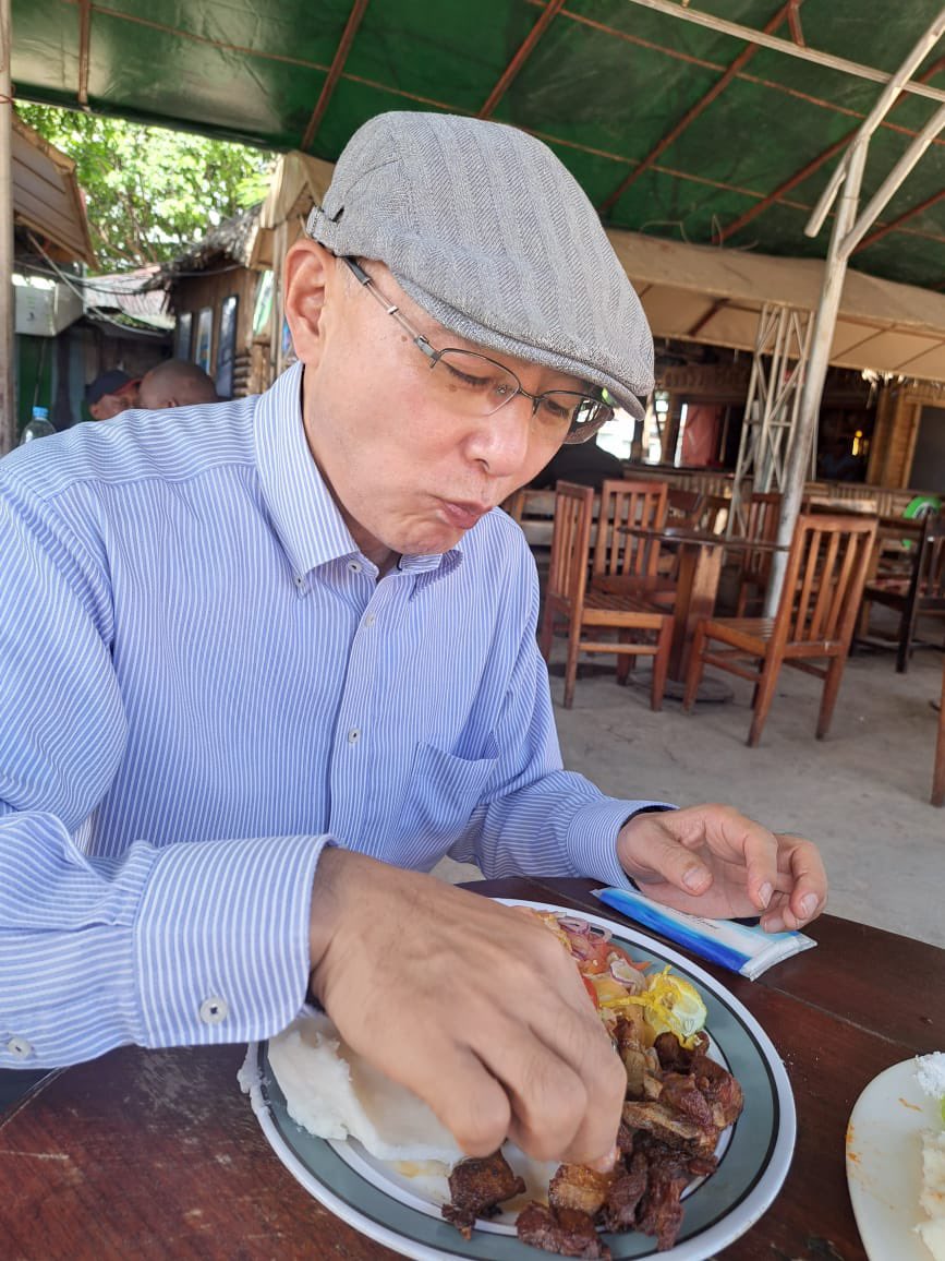 I came back #WASWANU pub for a lunch in Dodoma after having a meeting with Minister of Foreign Affairs and East African Cooperation.  Very delicious fish and pork with ugali and a glass of grape juice!