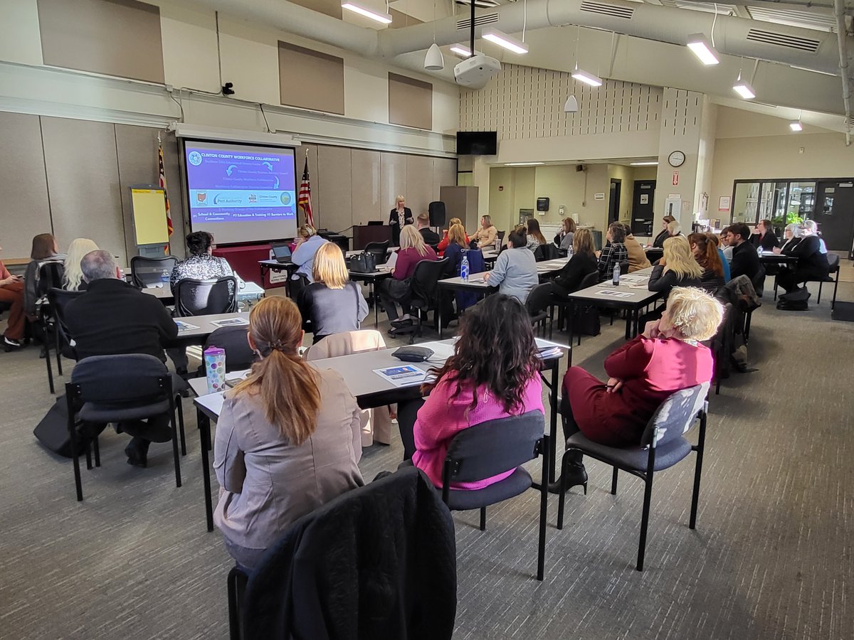 SouthernOhioESC's tweet photo. Members of the Clinton County Workforce Collaborative presented updates on the many workforce development efforts taking place in Clinton County through the award-winning Clinton County Business Advisory Council. #WorkforceDevelopment #BACs #StudentAndCommunitySuccess https://t.co/Jx3M4RkLcX