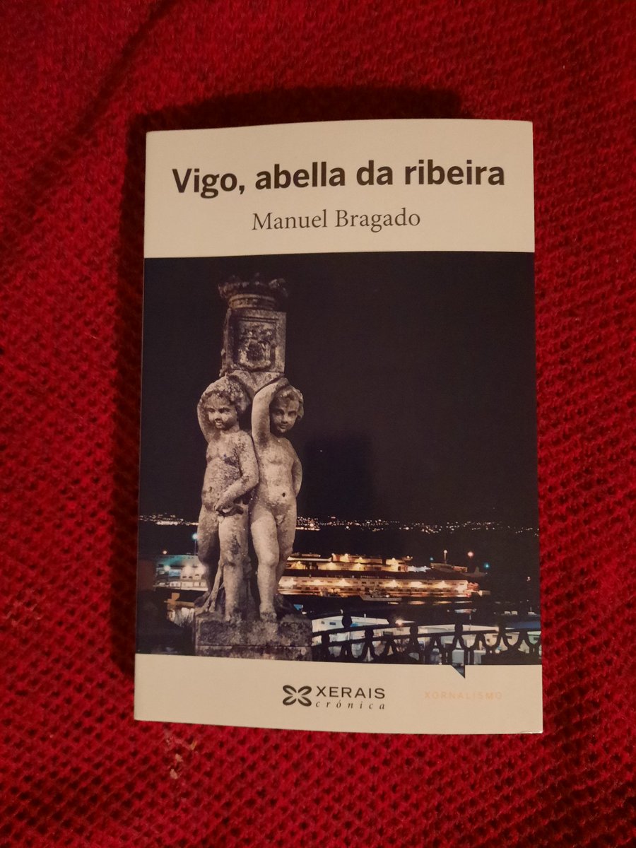 pazranha's tweet photo. Xa comigo o libro agasallo que fai cidade,que escaravella na biografía de xente que derramou e derrama luz neste curruncho atlántico,"puro milagre".Inevitábel non me render perante esta vitrina que provoca un subidón de dignidade e autoestima.
Beizóns, @bretemas
❤📚🌠 https://t.co/qLITqWCqvw