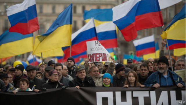 Vorewig's tweet photo. «Марши мира» в Москве, фото 2014 года https://t.co/0yeVMbx19G