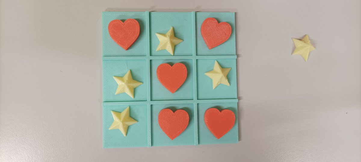 Deuxième groupe qui a terminé son jeu de morpion... Les élèves ont bien retenu la leçon sur les proportions, c'est en nette progression !
@Canope_01 
<a href="/fablabalecole/">Fab Lab à l'école</a>