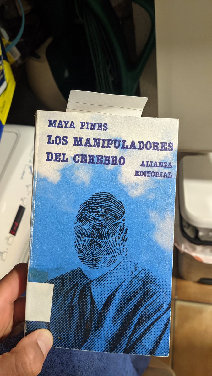 Hermano pequeño(12año): teo he ido a la biblio, me he sacado el carnet y he pillado un libro.
El libro: