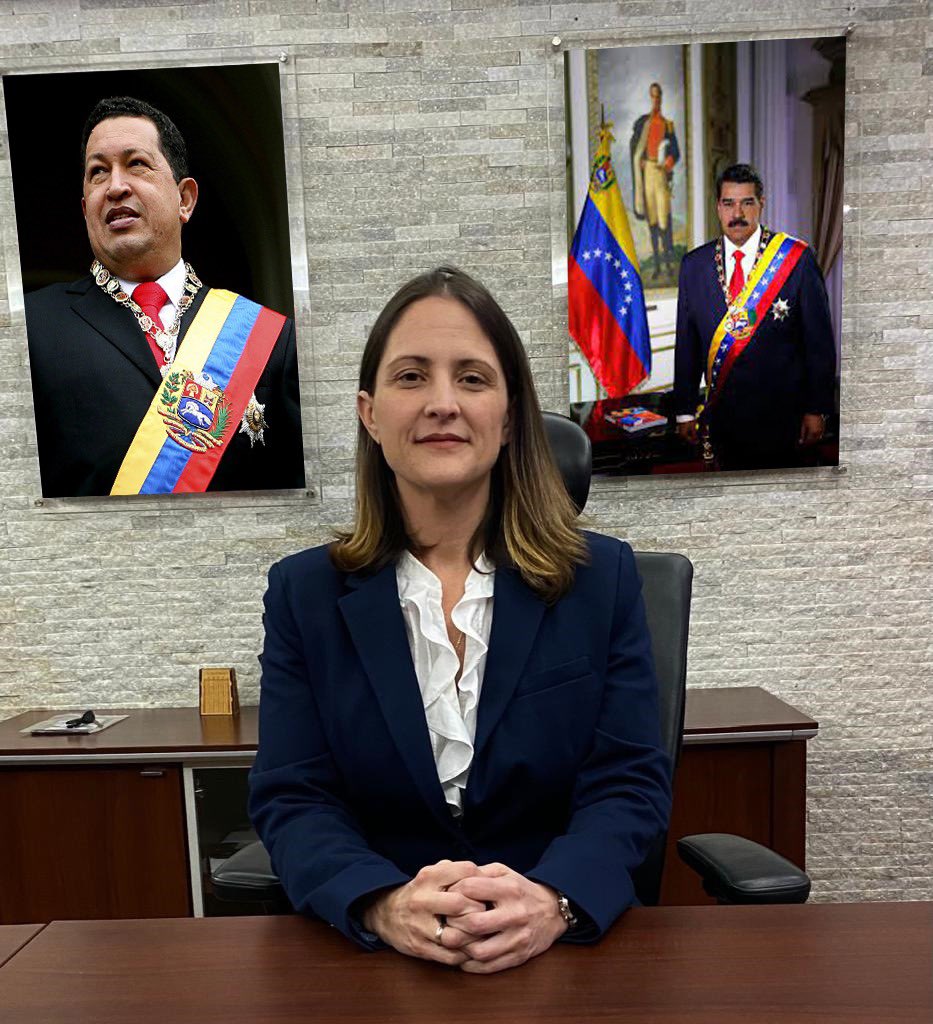 De igual manera, ha sido designada la compañera Anabel Pereira, como nueva superintendente de la <a href="/SudebanInforma/">SudebanInforma</a>, para que desde el ente regulador se continúe trabajando en el fortalecimiento de la banca pública y privada de la nación.