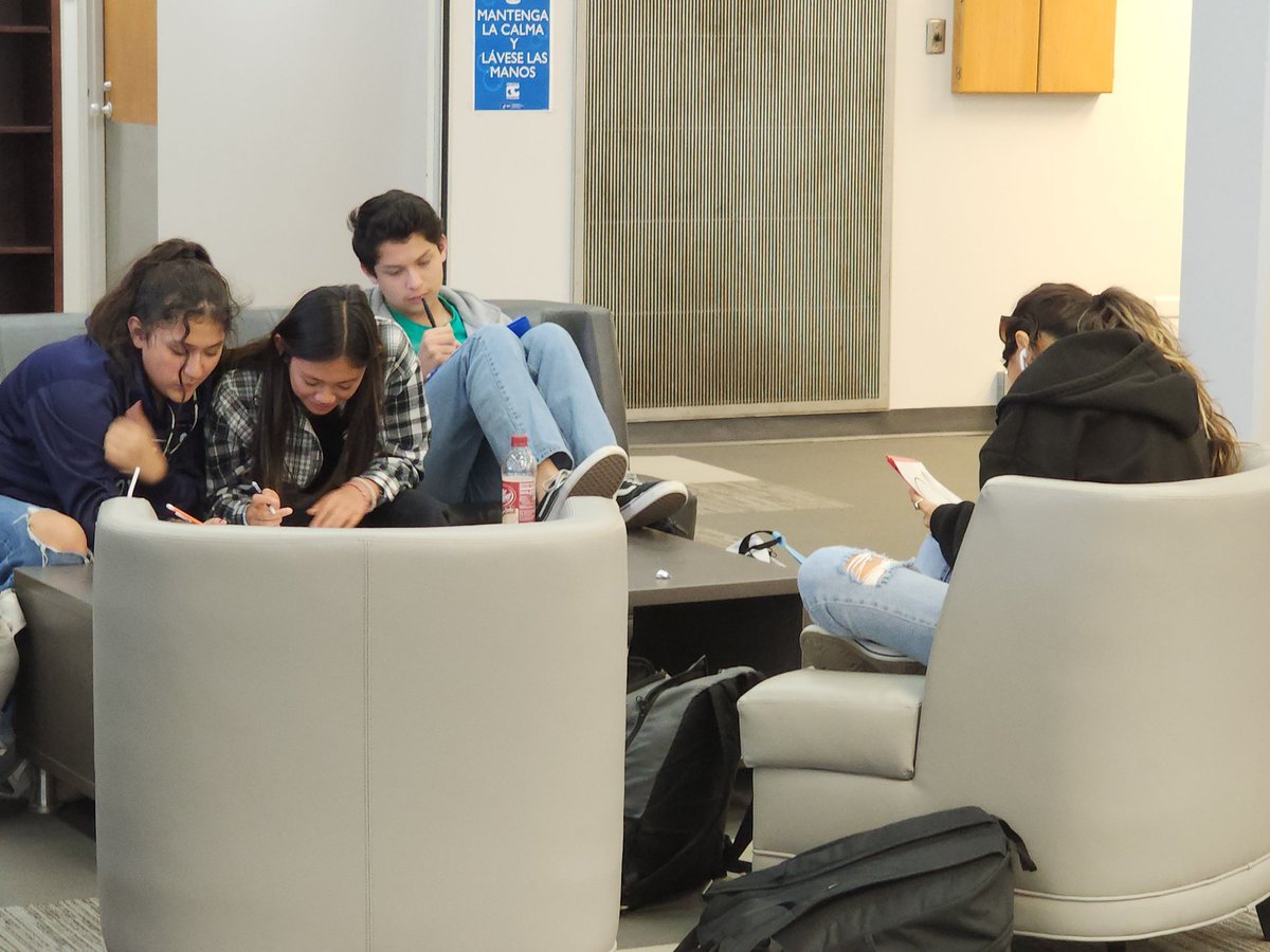 So proud to see our freshies taking advantage of the LRC!! <a href="/OCA_AVID/">Odessa Collegiate Academy AVID</a> <a href="/OdessaCollege/">Odessa College</a> <a href="/ECISD_AVID4ALL/">𝔼ℂ𝕀𝕊𝔻_𝔸𝕍𝕀𝔻𝟜𝔸𝕃𝕃</a> #turnerdoesavid