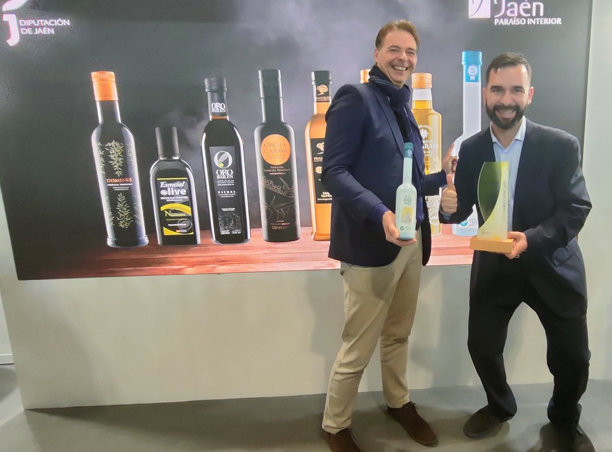 Alberto y Andrés, de <a href="/SupremoAOVE/">Supremo</a>, dos grandes que han conseguido con su royal el Jaén Selección 2023 en la modalidad de producción ecológica tras diez años de andadura oleícola