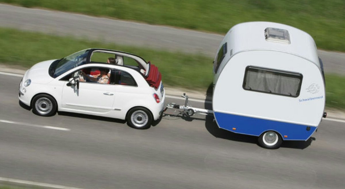 CompactCaravans's tweet photo. Made in 2011 to celebrate the 50th anniversary of Knaus, the limited edition "Schwalbennest 250D" was a modern imagining of the original 1960s Knaus. 0nly 150 were made. Internal length was 8'5"/256cm, overall length 12'5"/377cm. MIRO 565kg, MTPLM 750kg. Price in 2011 €5990. https://t.co/h6fdu5Zr1q