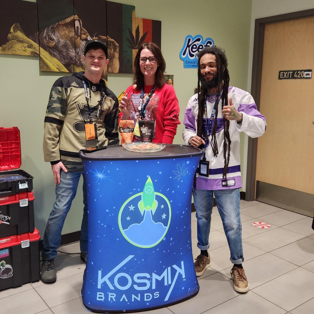 terrabis's tweet image. 🚀 Kosmik Pop Ups at Terrabis Today! What&apos;s your favorite flavor by @kosmikbrands so far!? 😋
🚀 Creve Coeur: 2pm - 4pm
🚀 O&apos;Fallon: 5pm - 7pm 
#Terrabis #kosmikbrands #kosmik #missouri