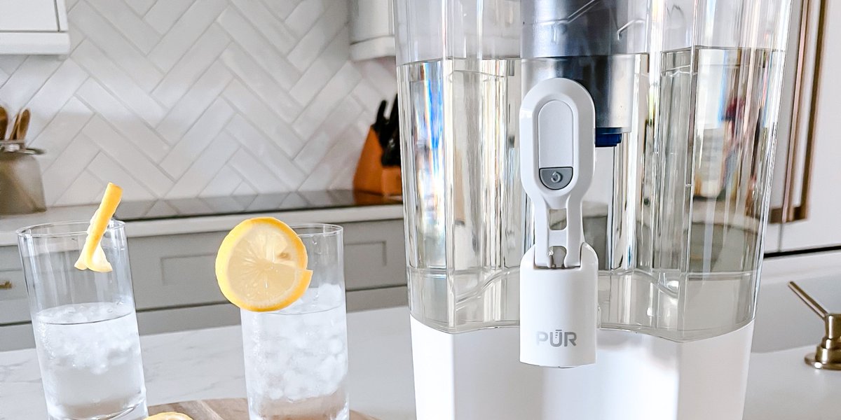 The PUR 44 Cup Dispenser makes for a great hydration station in your kitchen. Also, the removable stand allows for filter storage for up to 6 PUR filters. spr.ly/60143uZwQ