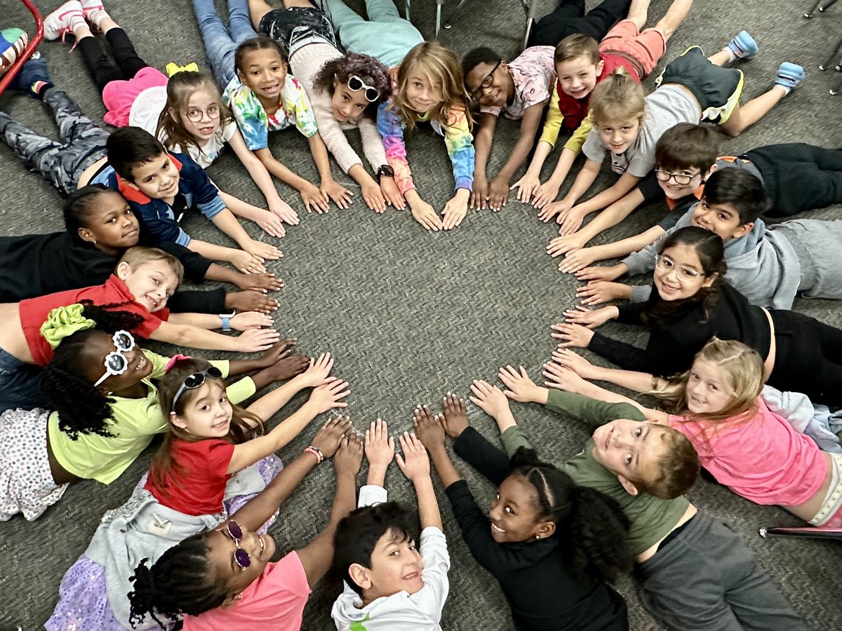 hddaugherty1's tweet photo. There is no place for hate in this room because we are “too bright for bullying!” @HumbleISD_ESE @LillyDoddie #eseSOAR #noplaceforhate #bethechangeweek https://t.co/bREWiYa9ki
