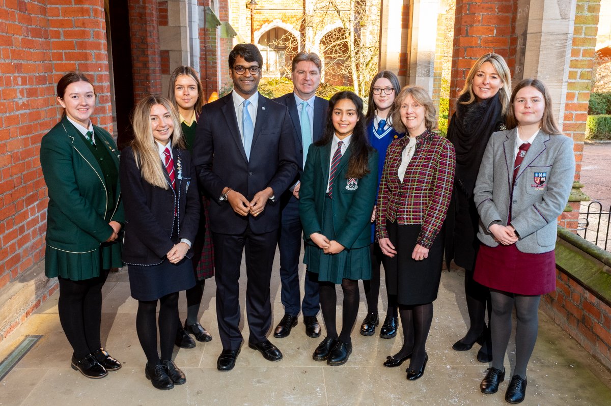 A wonderful day for almost 50 Year 13 Assumption Girls, as they joined other schools in Queen’s University to listen to the inspiring words from Professor Karen Morrisson, QUB and Mr Paul Nairain, American Consul General. 👏👏👏