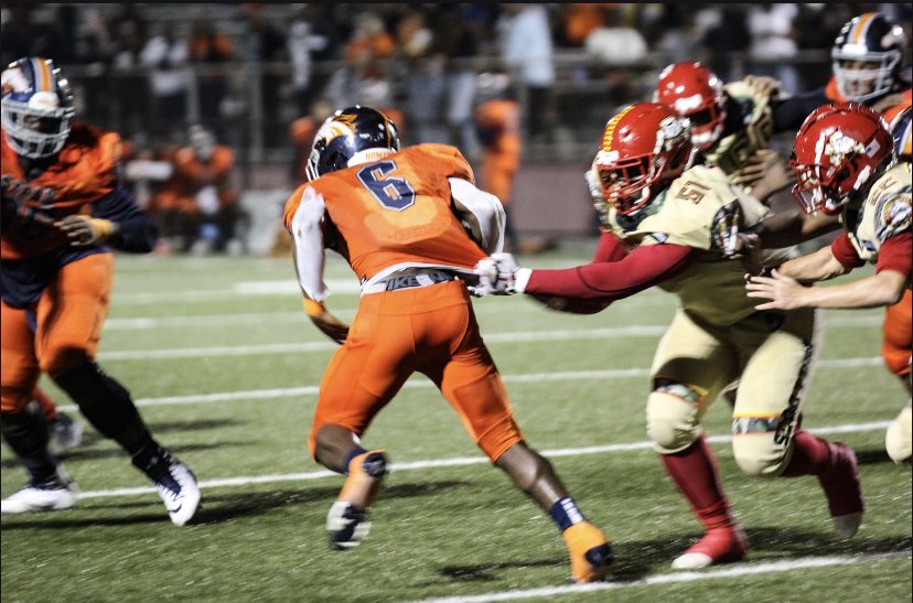 AhmareThomas2's tweet photo. I’m not done my story is unwritten but already wrote and ready to add more success to it . 💯 @larryblustein @fredric00438064 @CoachWoodie @Coach_Hoff_NAU @CoachCoronel @Bradleyttg https://t.co/JZB2YereIl https://t.co/ULeTQLEHVi
