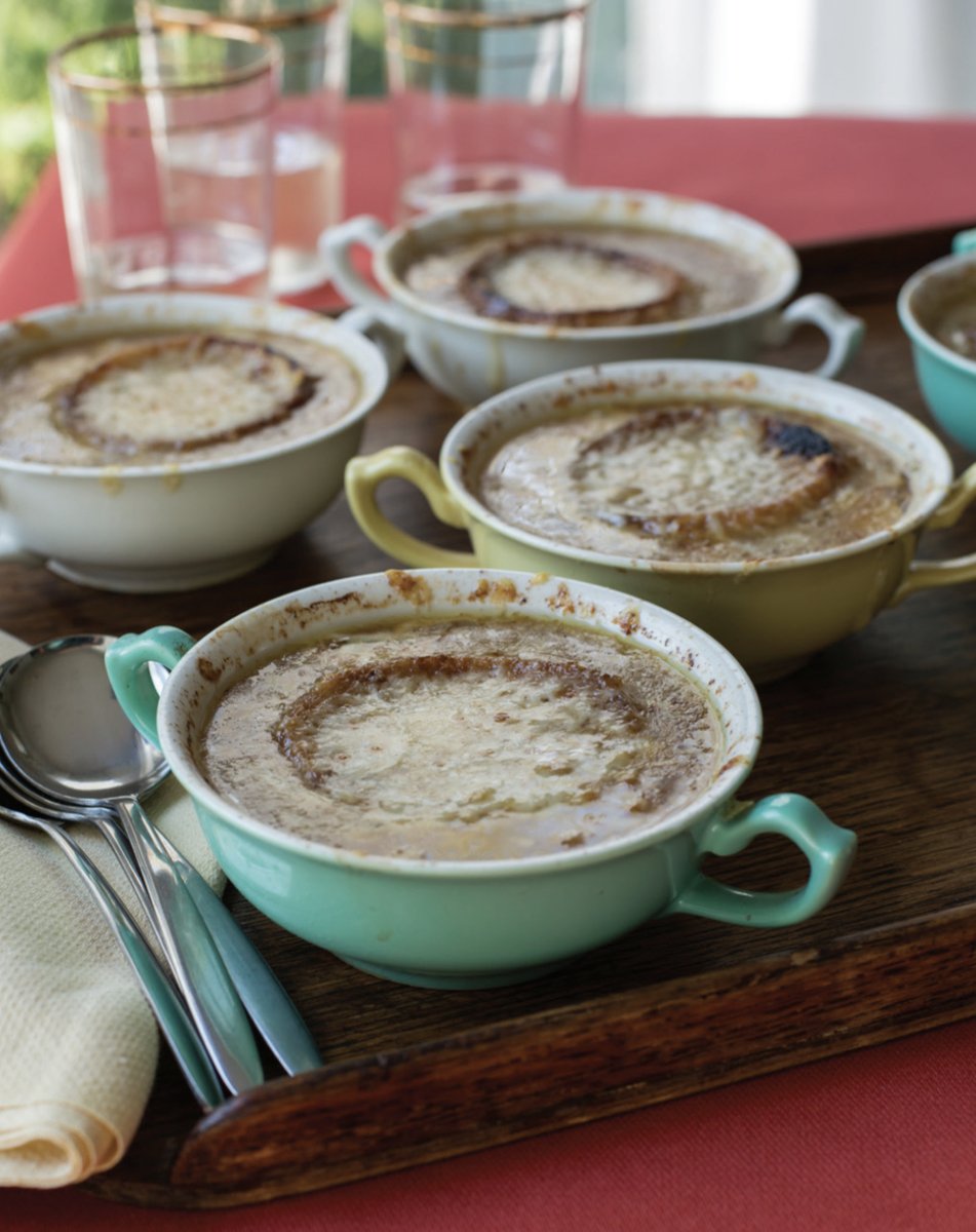 who else is planning a cozy weekend at home? This French Onion Soup recipe from #GumboLove is the perfect thing! #recipeblog #souprecipe 

bit.ly/3XnQh8h