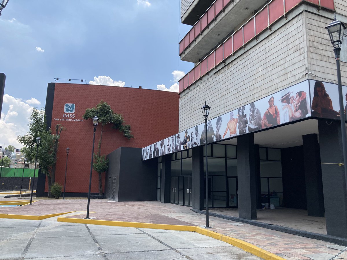 OscarBlancoCdmx's tweet photo. El resucitado Cine Linterna Mágica de la Unidad Independencia en el sur #CDMX 🇲🇽🕷 https://t.co/4uGpUAszcH