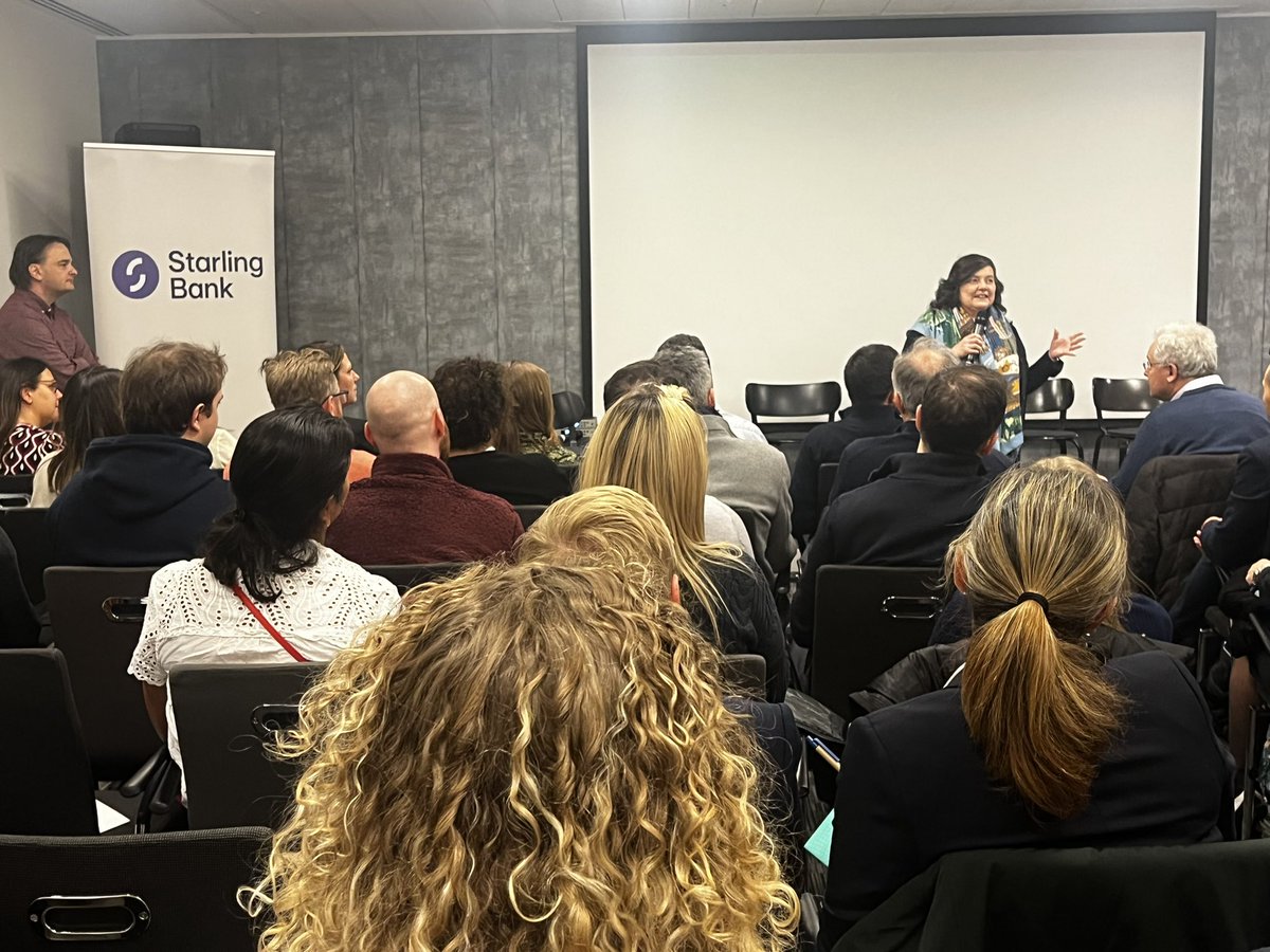 annalouise95's tweet photo. Kicking off our #BehindtheBank event with @AnneBoden @StarlingBank https://t.co/wW40njEfdf