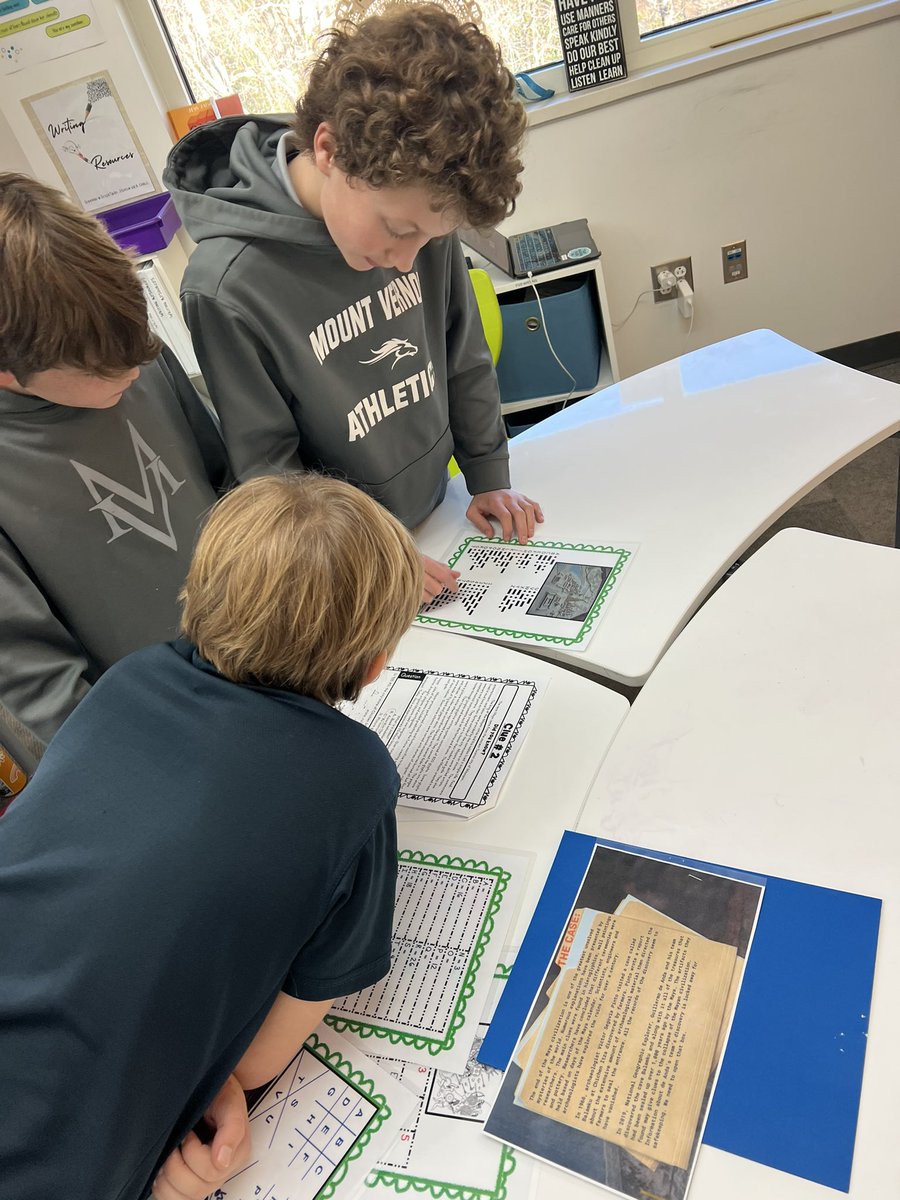 campbellMVPS's tweet photo. G6 flexing their inquiry muscles and solving a #breakoutedu puzzle on the ancient Mayan civilizations #mvmiddle #mvlearns @TheMVSchool https://t.co/TY14PAfgXh