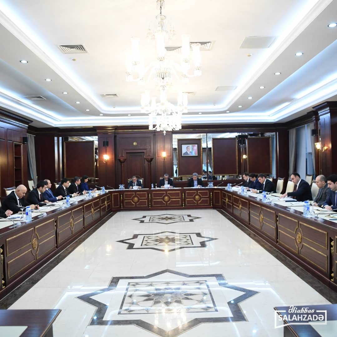 A_Salahzade's tweet photo. Bu gün Milli Məclisin Regional məsələlər komitəsinin 2023-cü ilin yaz sessiyasının ilk iclası keçirildi.

#milliməclis #millimeclis #deputatlar #region #regional #yaz #beynəlxalq #azərbaycan #xeberler #olke https://t.co/g7la0gdlIG