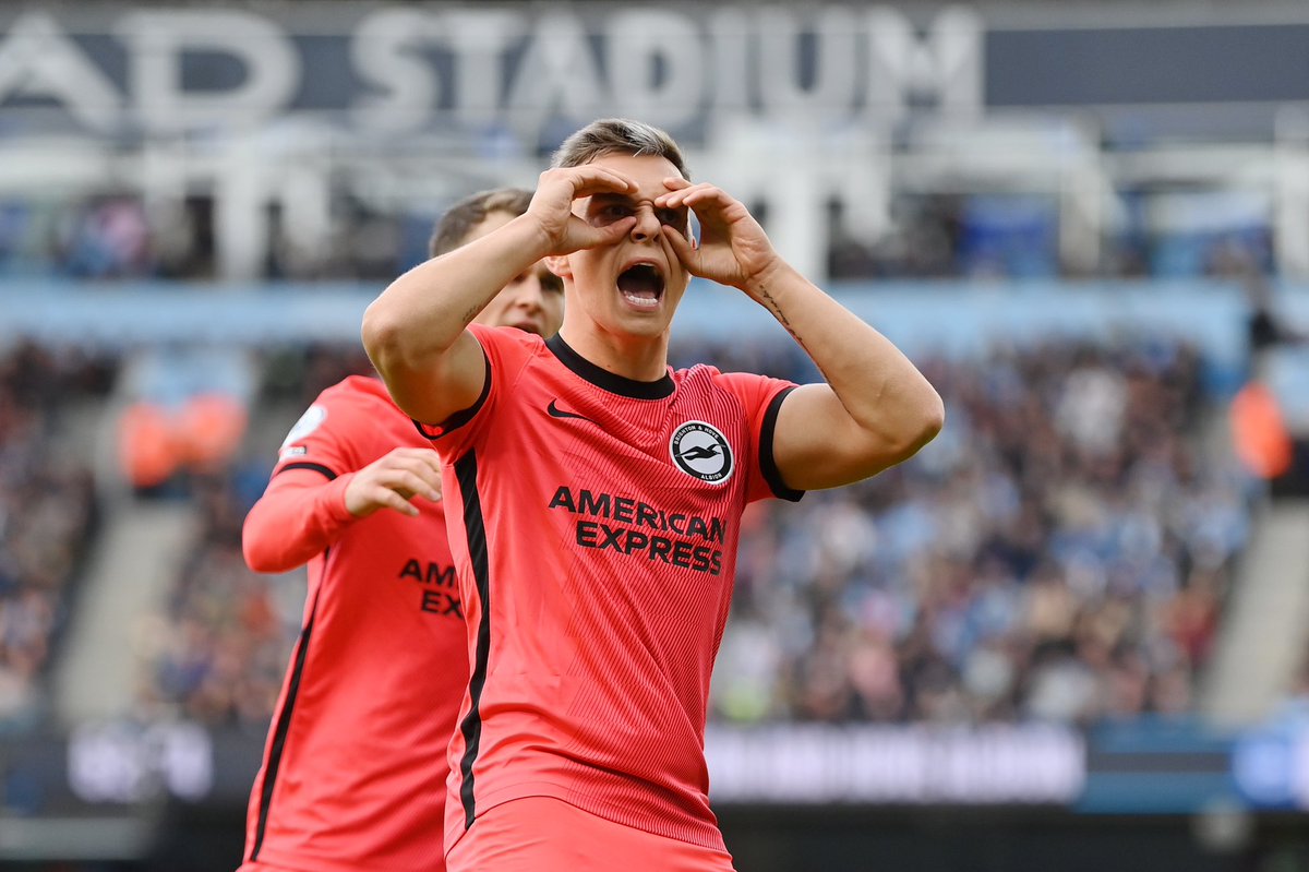 ArsenalNewsNow3's tweet photo. @Arsenal 
EXCLUSIVE: Arsenal have opened talks to sign Leandro Trossard from Brighton, negotiations are advanced with official bid ready for permanent move. 🚨⚪️🔴 #AFC

Personal terms already agreed — talks will continue to get deal done soon. https://t.co/bdpspiKINU