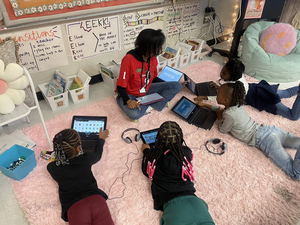 @TerayeLaw working with these firsties at SSES!! @BookCreatorApp and sight words! What a great combo! #ncssbethebest #ncsst4t