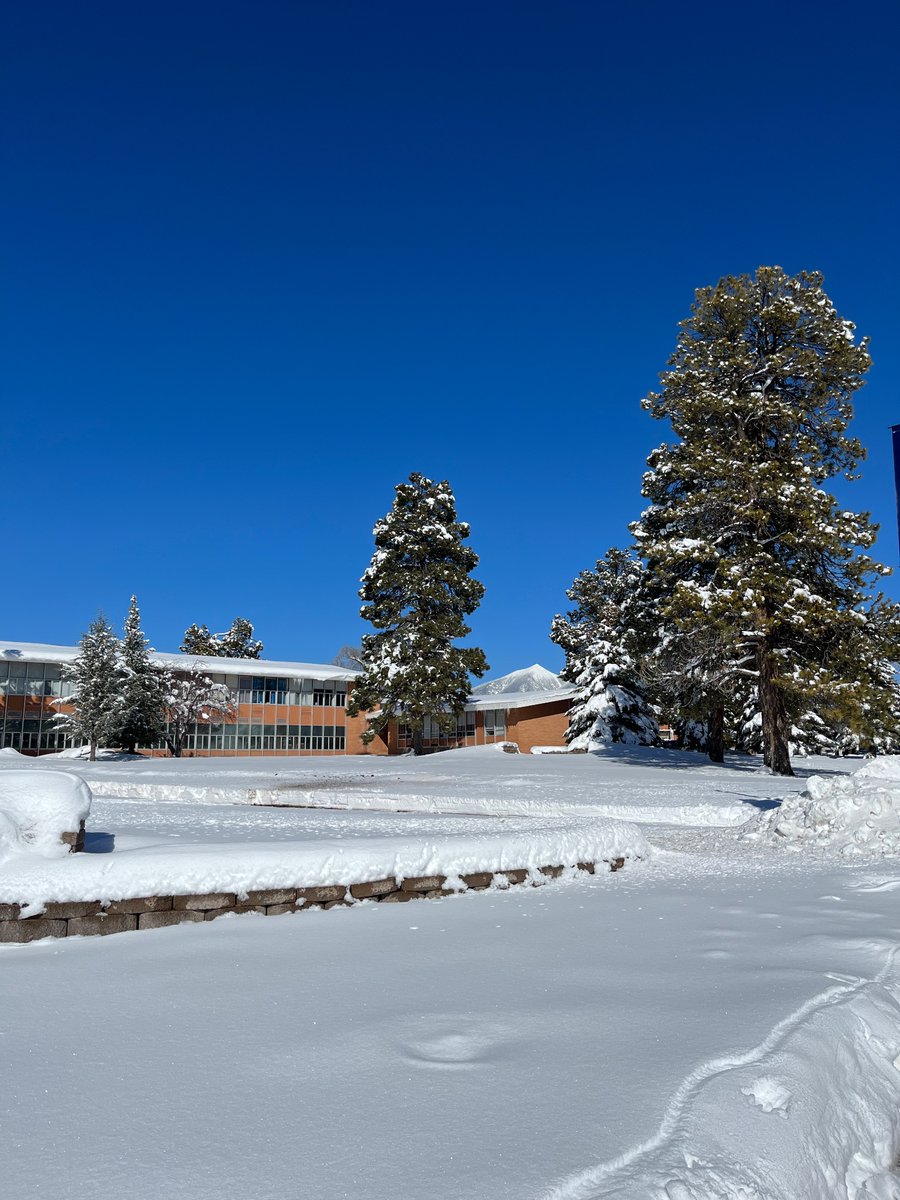 marticanipe's tweet photo. It’s a beautiful snowy (slightly delayed) first day of the semester @NAU  @naucoe1  I’m so happy to be back with my future elementary teachers 😊 they’re the best!! https://t.co/qxyHDmZW2W