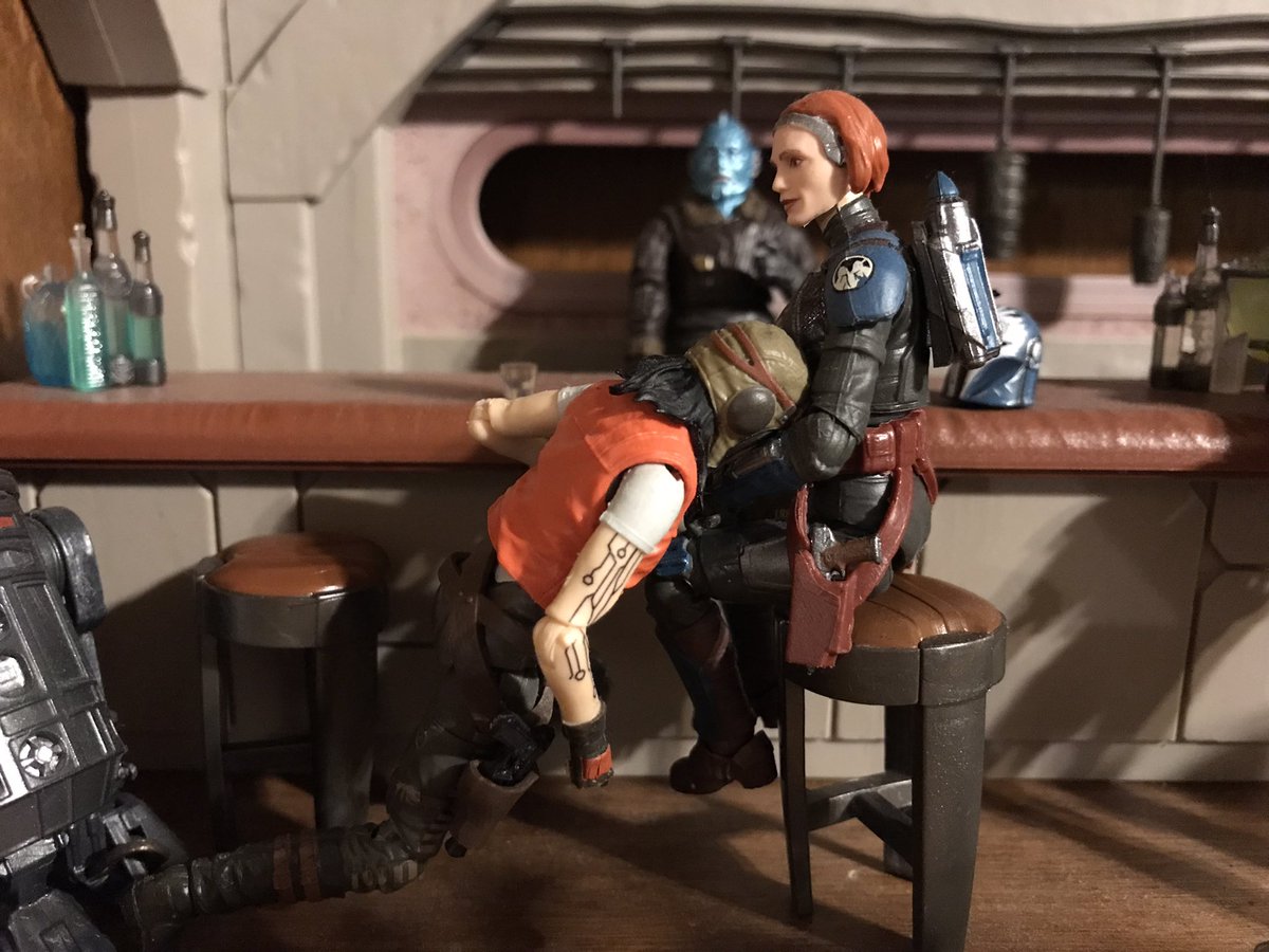 ElfEars88's tweet photo. Accidentally bumped my figure display shelf, causing Aphra to face plant directly into Bo-Katan’s lap. 

Get it girl https://t.co/nNFK05NOgl