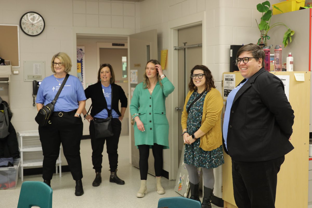 Thank you Lindsay Shaw, Molly Pastuch and fellow staff & students of @stjerome_rcsd for welcoming Dr. Shelley Moore this morning. Dr. Shelley was amazed at the positivity of all and the collaboration evident towards equitable opportunities for ALL.