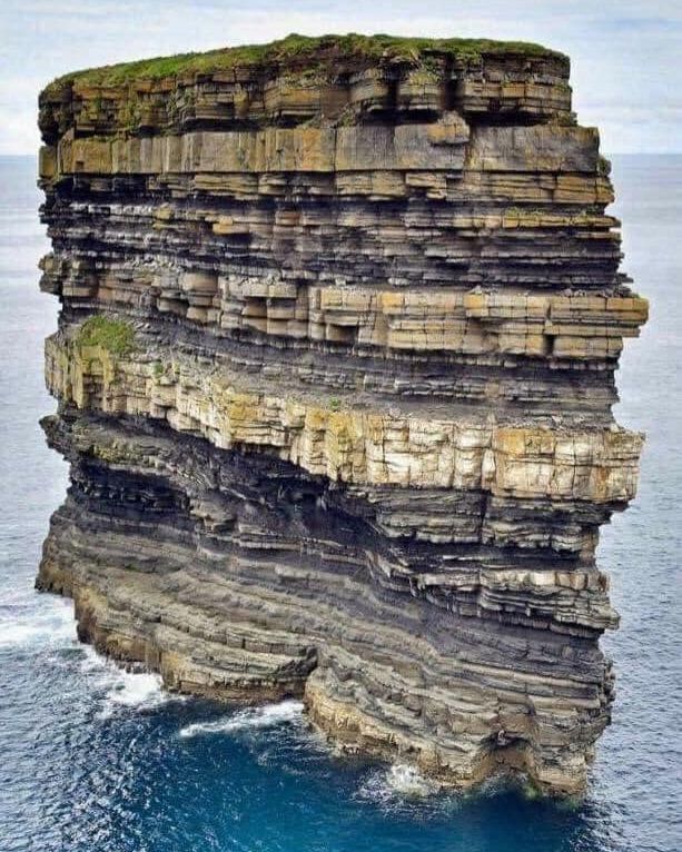 GeologyPage's tweet photo. 350 Million years in different layers in one picture 😮😍 | #Geology #GeologyPage 

Geology Page
https://t.co/AtopGLUrSh https://t.co/zmf4eD7yre https://t.co/3r8aQ2uded