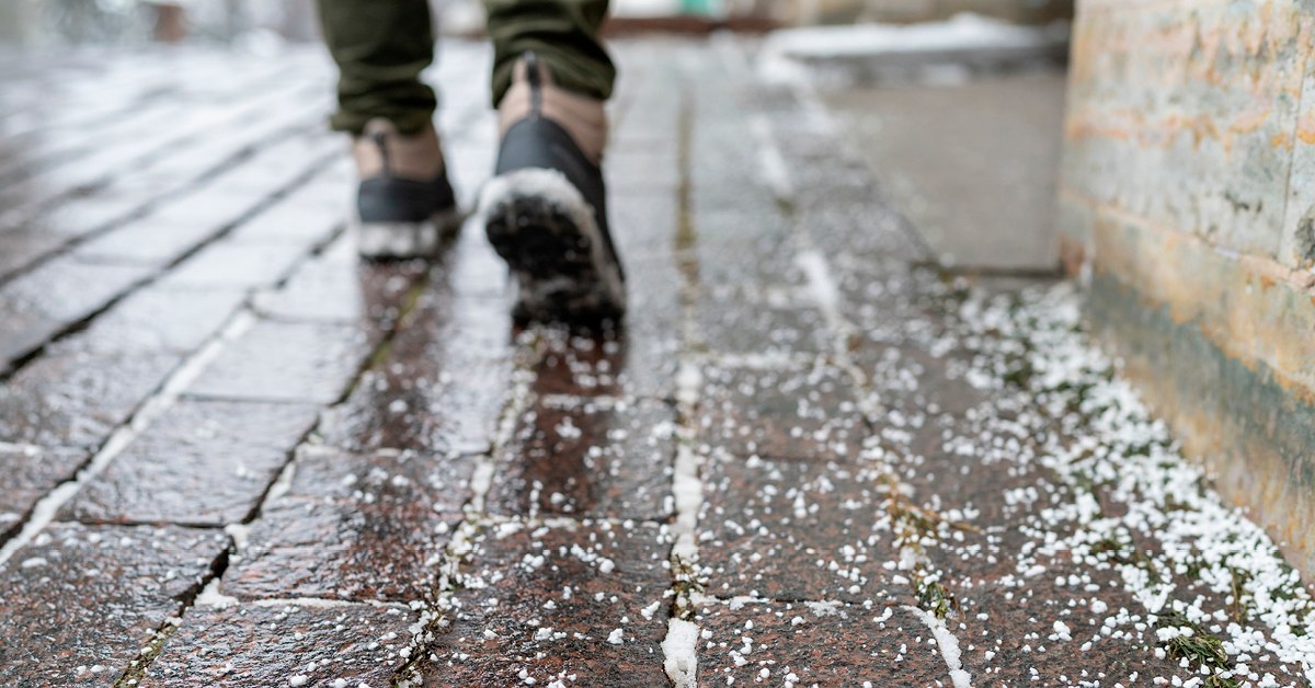 unitedgroupins's tweet photo. Ice melt can be a valuable winter maintenance tool. Make sure you get the most out of your ice melt by following these tips: https://t.co/dfgxQhQ1OJ #Winter #Snow #Ice #RoadMaintenance https://t.co/Fb3YLCjqWW