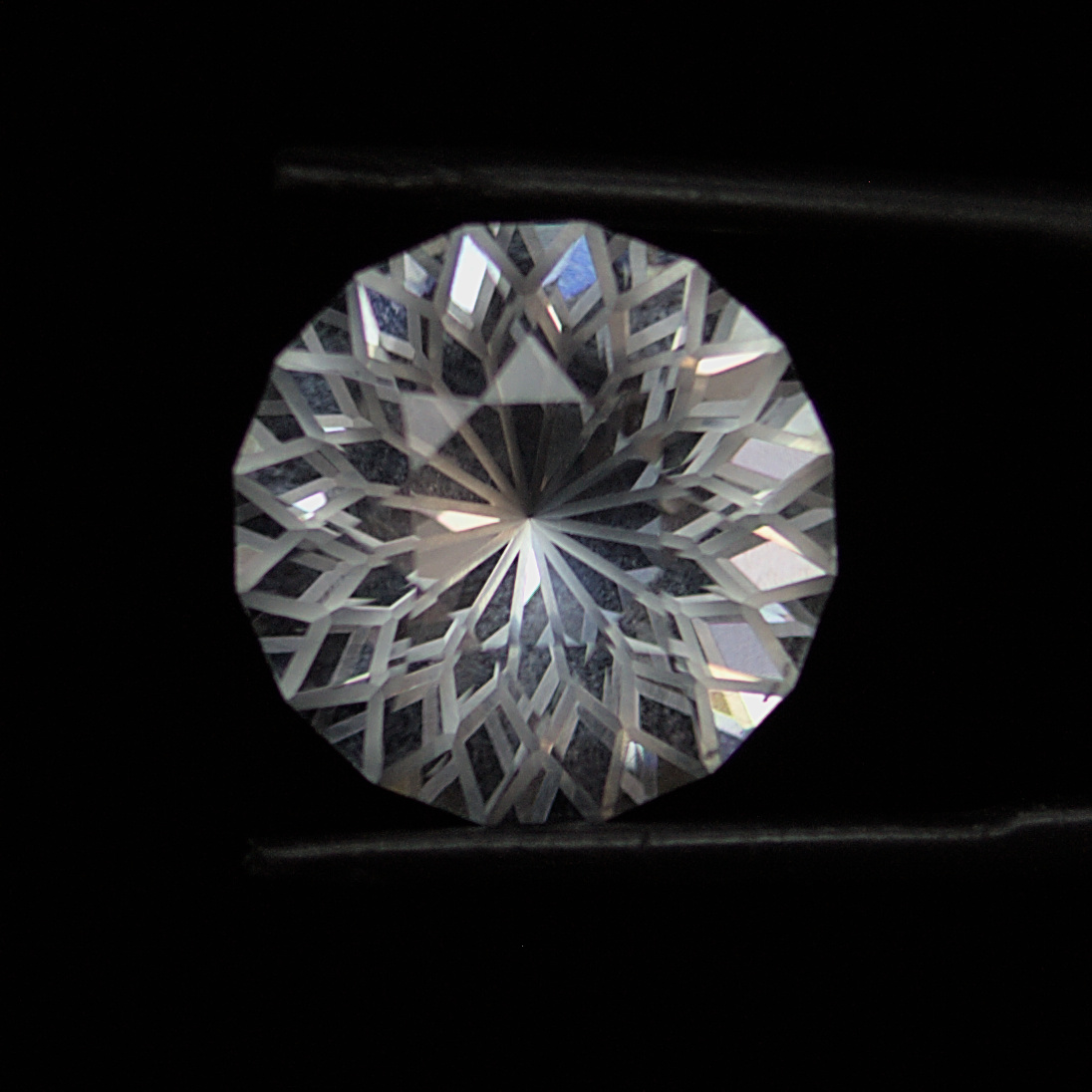 BertrandLabelle's tweet photo. Simple #quartz 16.5mm round @ 12.6 ct
Pretty hypnotising 
This design was made by Wahid
#gem #gemstone #gemcutter #lapidary #lapidaire #lapidaryart #lapidaryartist #stonecutter #mtlstonecutter #montreal #mtl #mtlart #mtlartist #jewelrymaking #jewelrydesigner https://t.co/o4C7EyTqgh