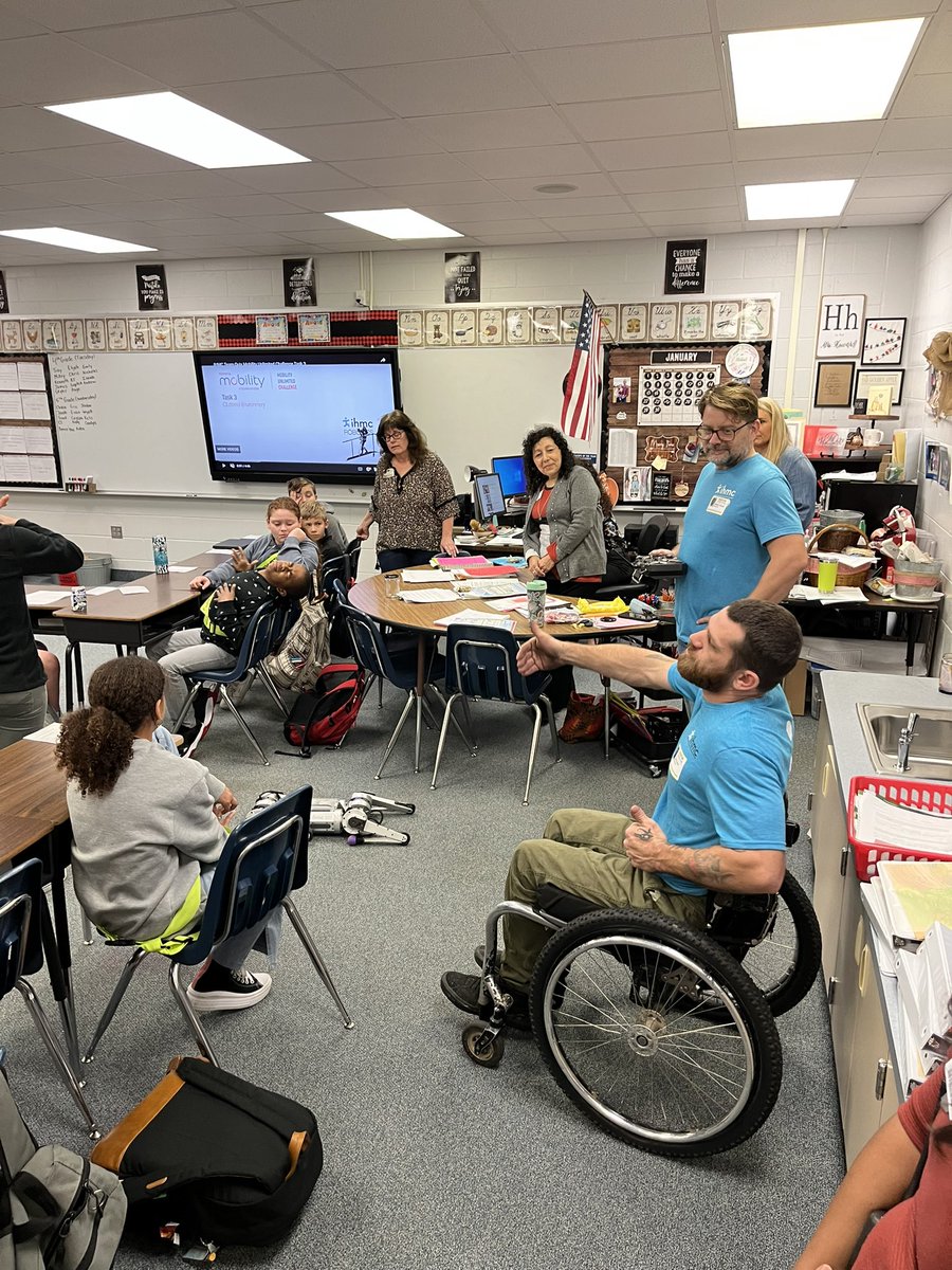 JenJT33's tweet image. Such a fantastic opportunity for our students @SOEbuzz to meet IHMC Research Scientist, Dr. Gwen Bryan, and interact with the exoskeleton robot she created. @MCPS_choice