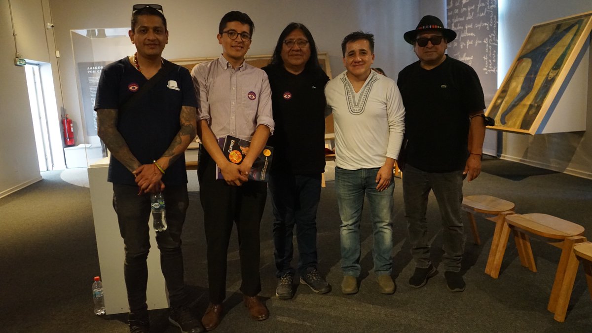 museovparra's tweet photo. El reconocido grupo folclórico boliviano #KalaMarka, con casi 40 años de trayectoria, realizó un inédito encuentro musical en el frontis del @Museo_MAC, siendo la primera instancia de este tipo que se realizará en 2023; historia, música, conversación con el público y mucho más. https://t.co/hti4SXpA91