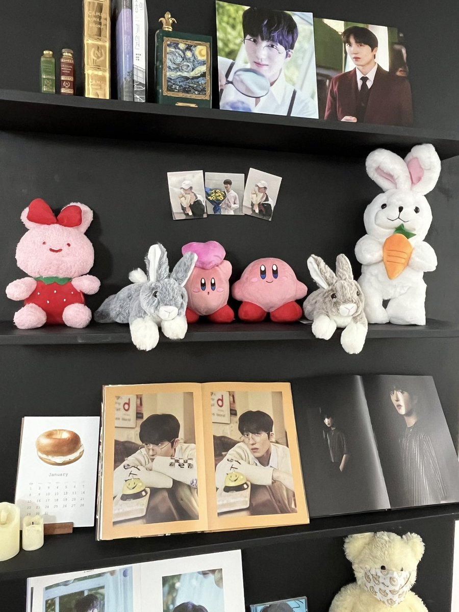 chabbiya's tweet photo. ✗ 카페 스타티스

집단찬히에 압도.. 당하다..
곳곳에 있는 찬히들이 너무 귀엽구 정성가득사랑이 느껴졌어요,,♡ 스티커도 일케 예쁘면 어케쓴답니카! 꼭꼭 애껴둘거에요,,🥹🫶🏻 쿠키까지 넘무 귀엽고 맛있고,,🤭

#해오름달_이레_따뜻한_겨울의_시작
#영원히_사랑할_우리의_겨울소년 https://t.co/GA3NHDUuLU