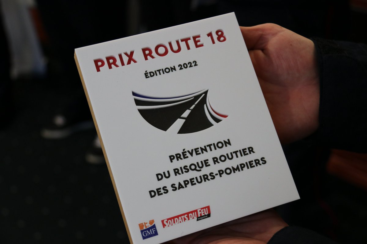SDIS44's tweet photo. #PrixRoute18 | 🏆 🚒Cette semaine le SDIS 44 à reçu le 𝗣𝗿𝗶𝘅 𝗥𝗼𝘂𝘁𝗲 𝟭𝟴
🔸Ce prix décerné par @GMF_assurances et @SoldatsdufeuMag récompense les actions de formations et sensibilisation des pompiers à la conduite opérationnelle.
👉Plus d'infos : https://t.co/4HzxwXAbq5 https://t.co/zE8dUtNaLb