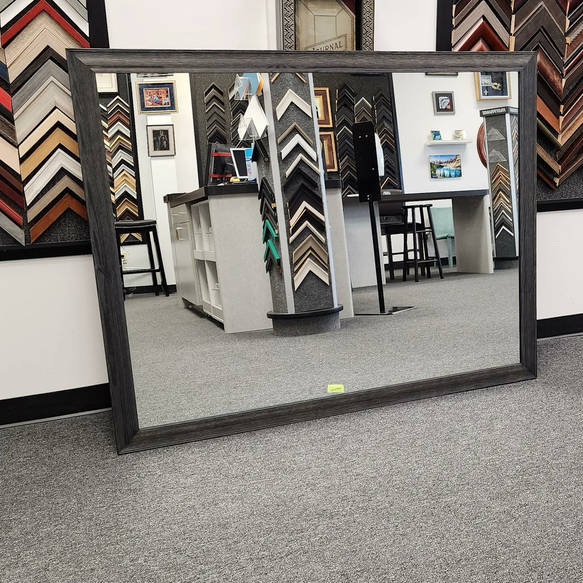 FastFrameDurham's tweet image. Framed mirrors add a nice touch to a room. This oversized mirror will go over the customer's vanity once they finish remodeling. Visit us at 4015 University Drive, Durham 919-402-9390. #durham #CustomFraming #framing #FastFramedurham