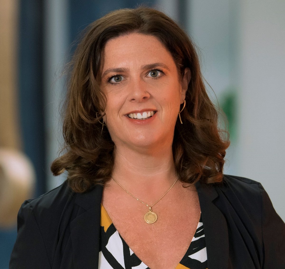 Geerts_en's tweet photo. Mensen in hun kracht zetten, is wat Roos Los al jarenlang doet binnen het publieke domein. Haar uitgebreide bestuurservaring maakt haar een ideaal klankbord én een kritische sparringpartner voor organisaties. Lees meer: https://t.co/SEFQ5nZ63K
#senioradviseur #wervingenselectie https://t.co/ORXOPVpPuM